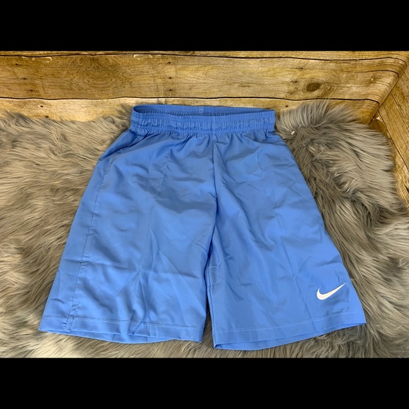 nike laser woven iii short